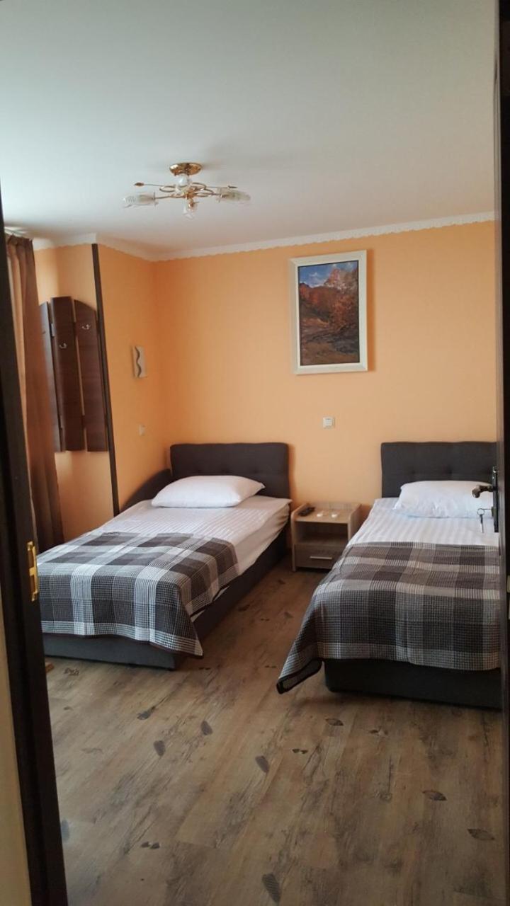 Zatishok Guest House Rakhiv Extérieur photo