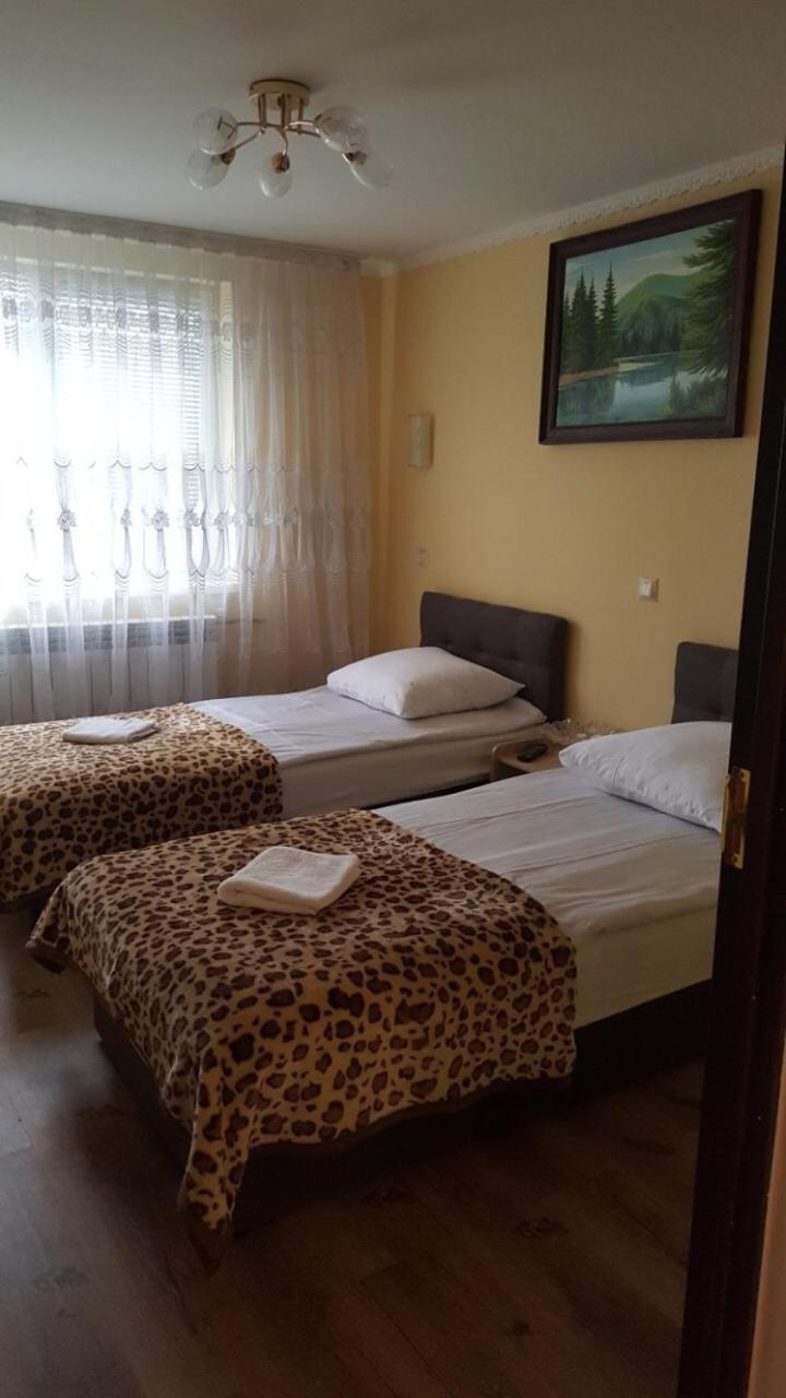 Zatishok Guest House Rakhiv Extérieur photo
